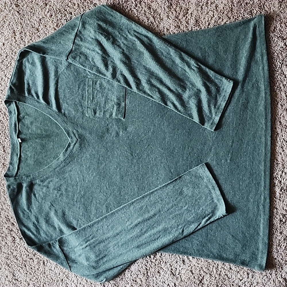 Womens v neck long sleeve sage tee sz XL